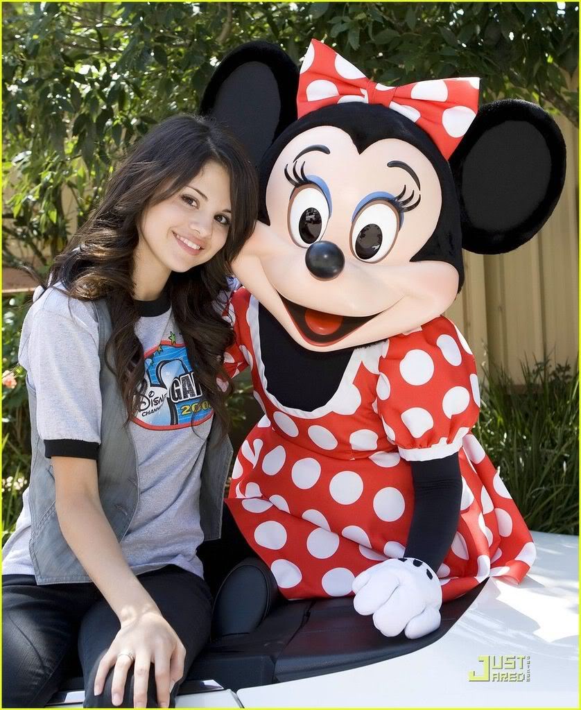 selena_gomez_1209744937.jpg